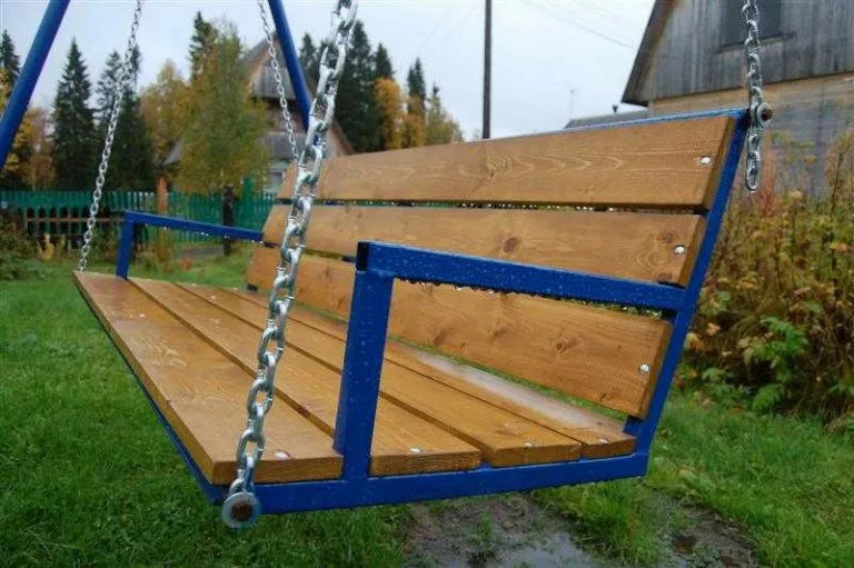 качели из профильной трубы